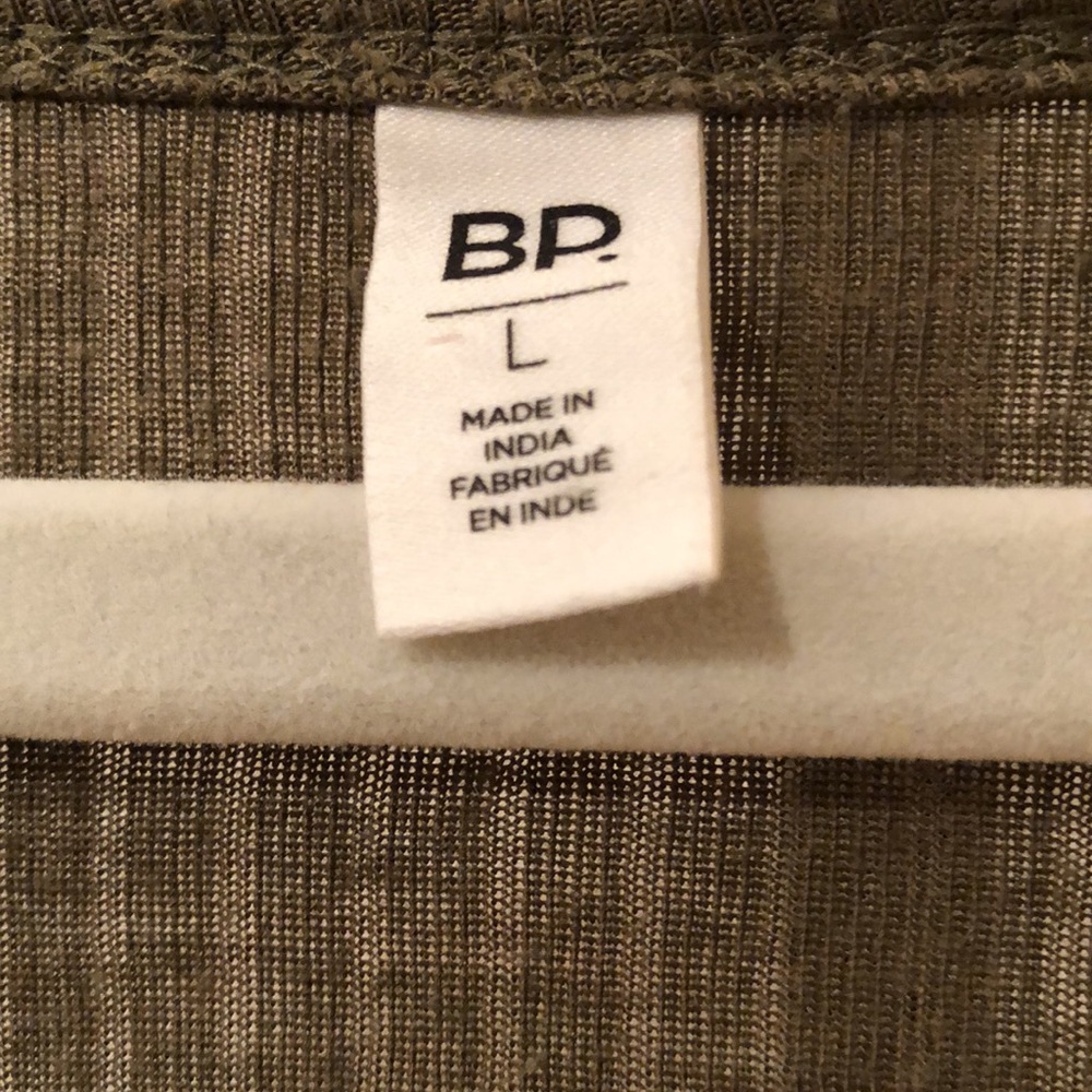 BP, Size Large Green Top